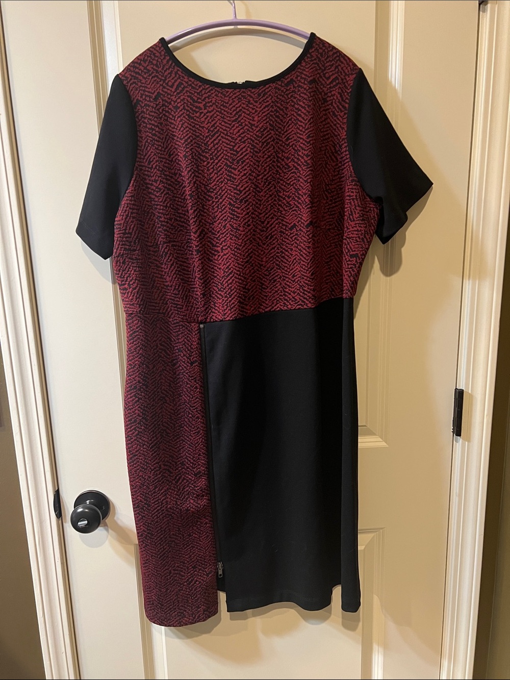 Red Pattern and Black Colorblock Midi Dress